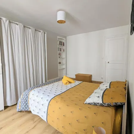 Le Burgundy Apartment