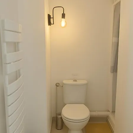 Le Burgundy Apartment